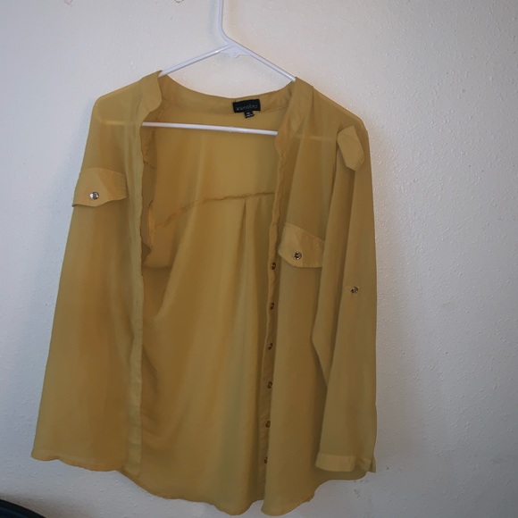 Yellow button up. Size XL. - Picture 1 of 5